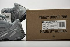 Picture of Yeezy 700 _SKUfc4222041fc